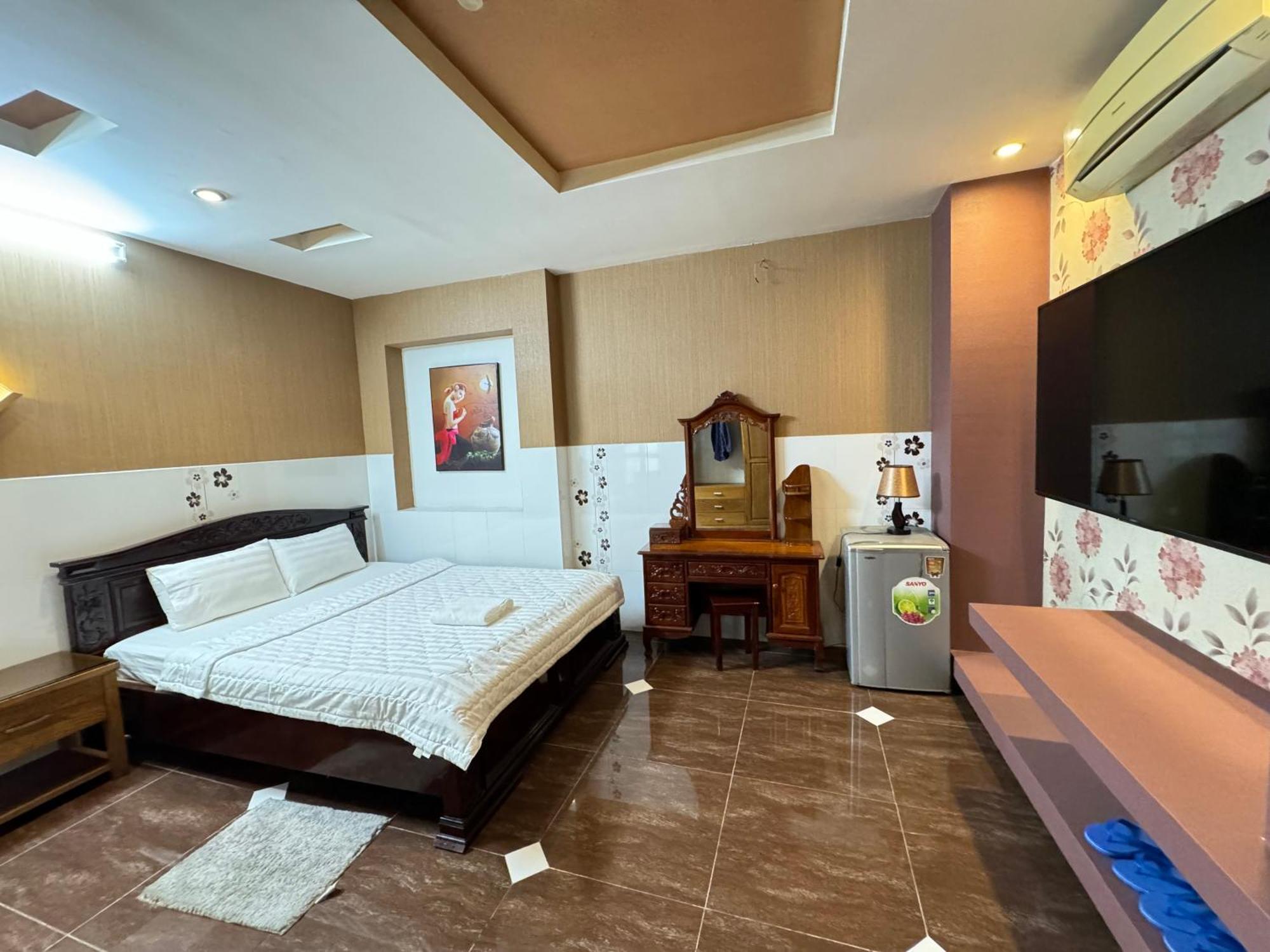 Sai Gon Binh Tan Hotel 3*