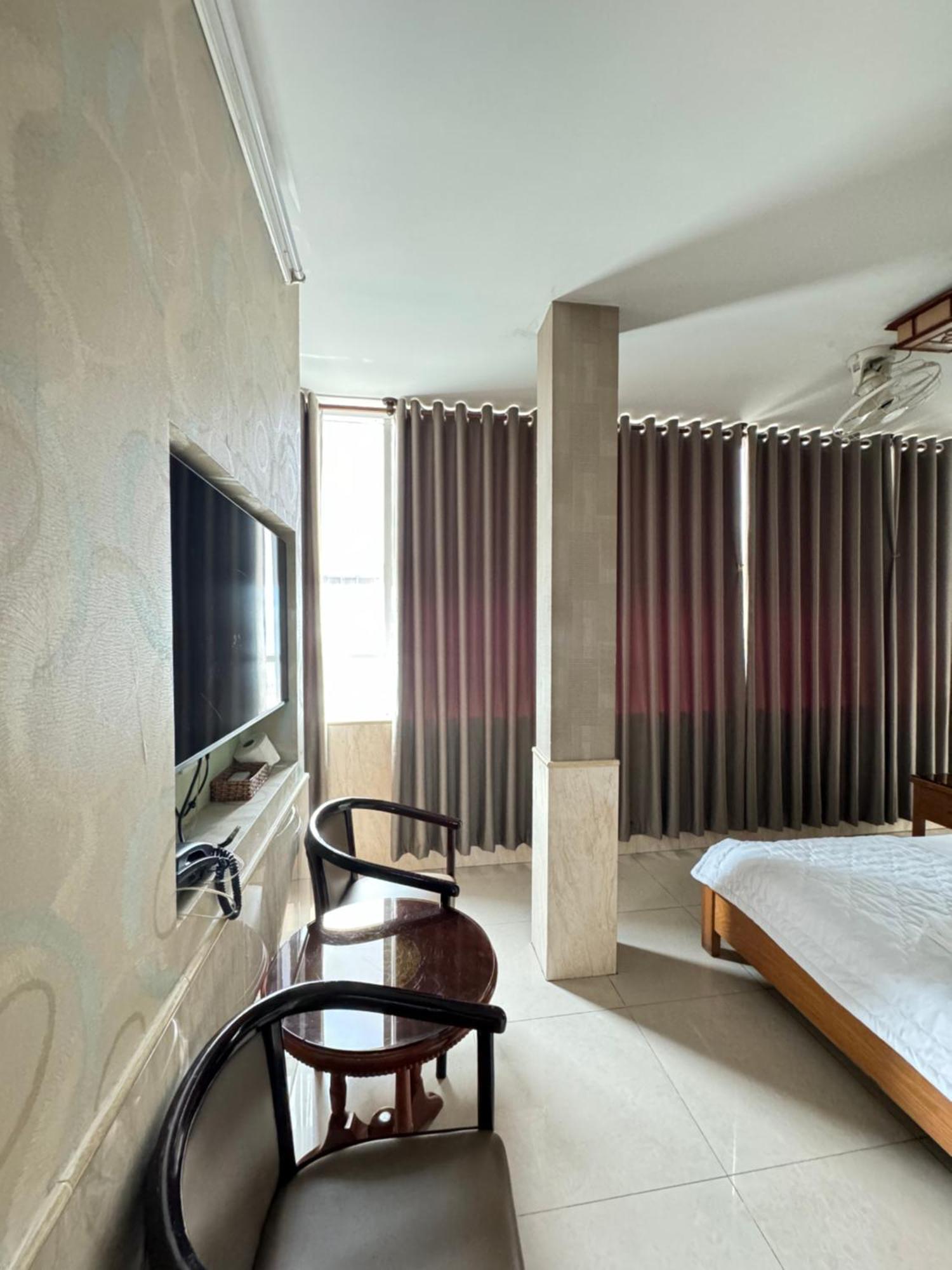Sai Gon Binh Tan Hotel 3*